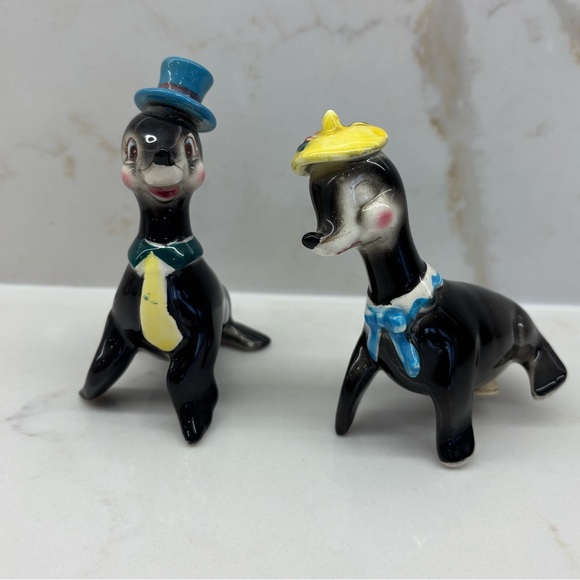 Vintage Anthropomorphic Norcrest Dressed Up Seals Salt & Pepper Shakers Japan - Picture 1 of 7